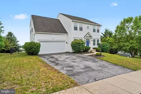 332 Woodbridge Dr, Etters, PA 17319