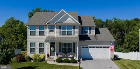 390 Taylor Dr, York, PA 17404