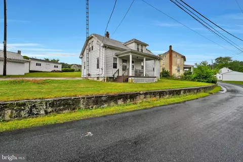 76 80 Circle Dr, Red Lion, PA 17356