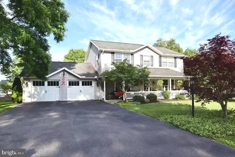218 Putters Cir, Dillsburg, PA 17019