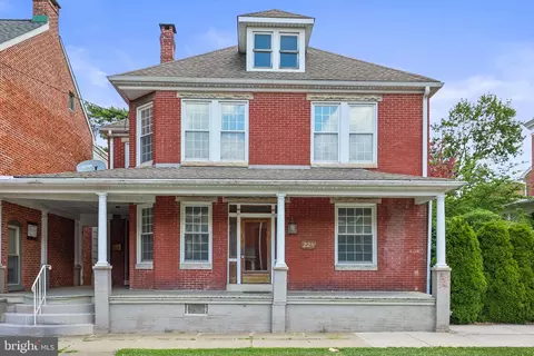 228 Baltimore St, Hanover, PA 17331