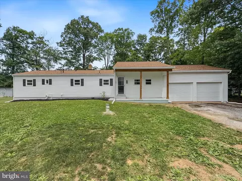 15 Foundry Rd, Shrewsbury, PA 17361