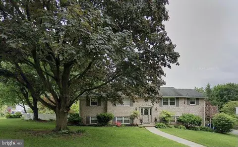 1390 Arlington Rd, York, PA 17403
