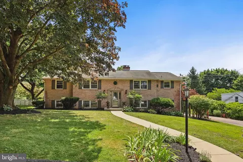 1390 Arlington Rd, York, PA 17403