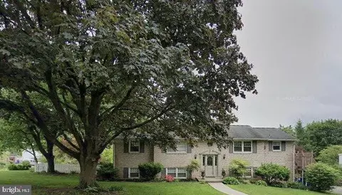 1390 Arlington Rd, York, PA 17403