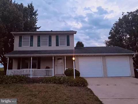 2904 Village Square Dr, Dover, PA 17315