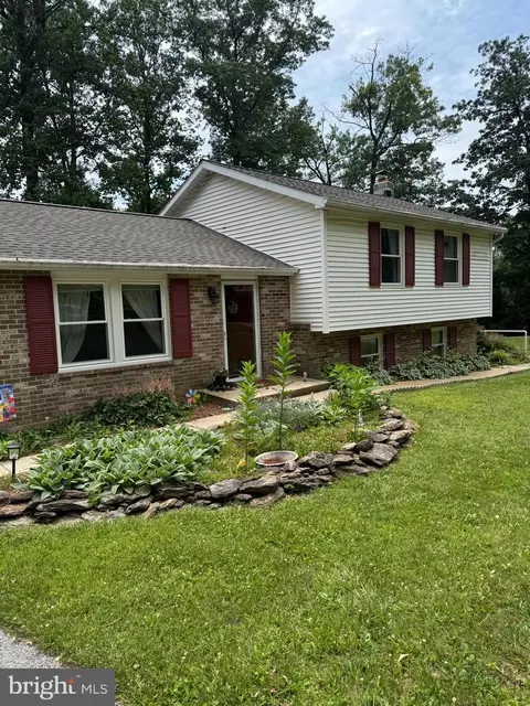 5618 Nancy Lou Ln, Stewartstown, PA 17363