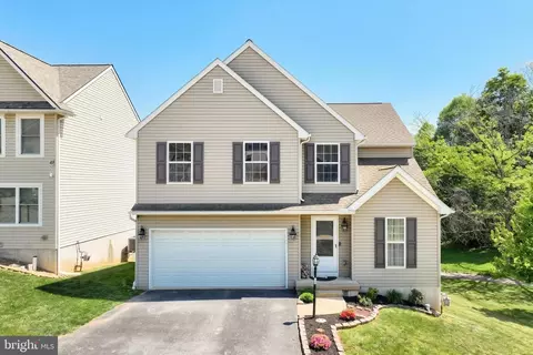 14 Barberry Ct, Manchester, PA 17345