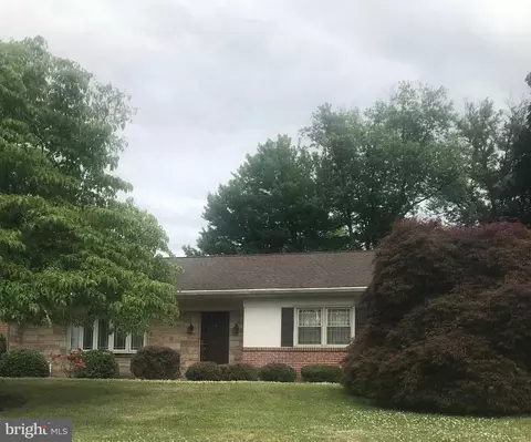 118 Shelbourne Dr, York, PA 17403