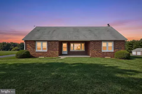 2056 Bridgeview Rd, New Freedom, PA 17349