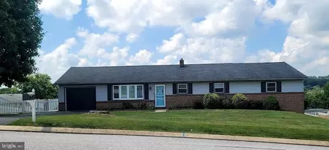 92 Kendale Rd, Red Lion, PA 17356