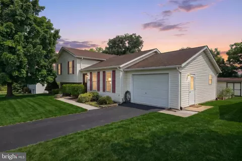 10 Scenic Dr, Hanover, PA 17331
