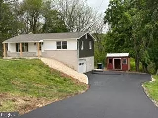 14 Waterfront Dr, Hanover, PA 17331