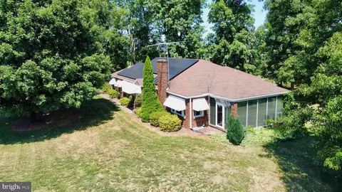 9100 Yellow Church Rd, Seven Valleys, PA 17360