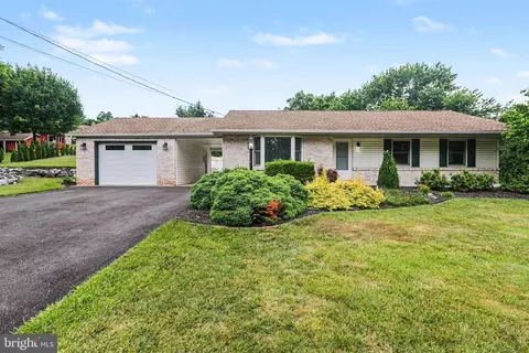 535 Big Spring Rd, New Cumberland, PA 17070