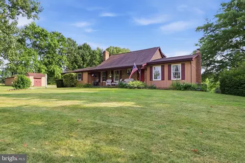 6163 Steltz Rd, Glen Rock, PA 17327