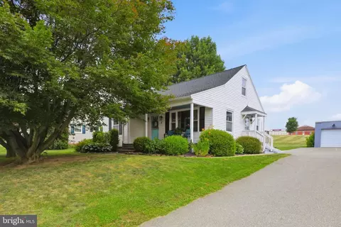 51 S Main St, East Prospect, PA 17317
