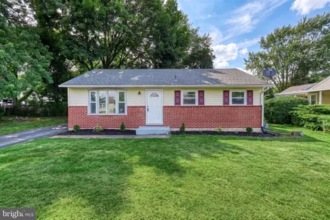 3807 N Sylvan Dr, York, PA 17402