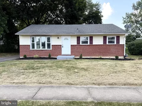3807 N Sylvan Dr, York, PA 17402