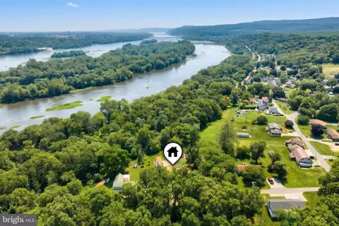 View/Area - 155 4th St, Mount Wolf, PA 17347 photo 2 of 8