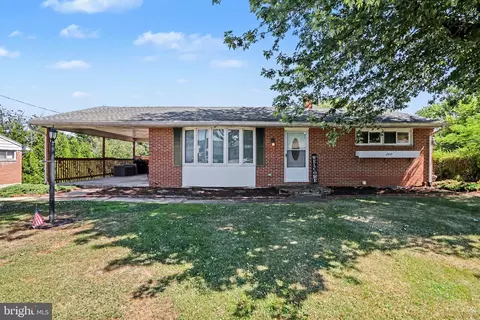 2410 Berkshire Ln, Dover, PA 17315