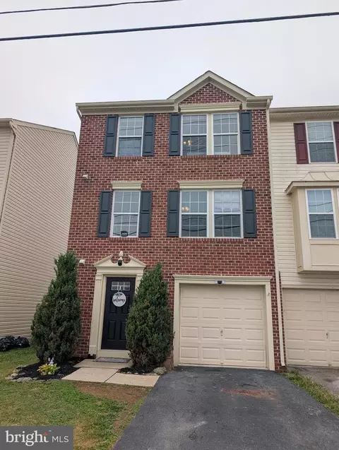 844 Blossom Dr, Hanover, PA 17331