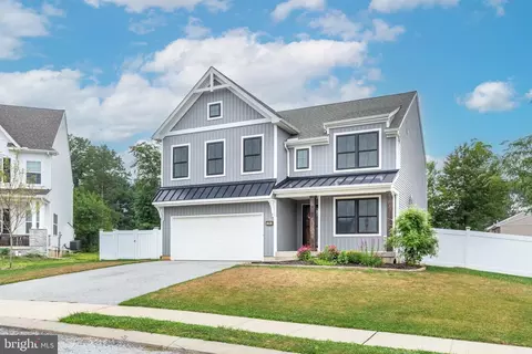 15 Cloverfield St, Stewartstown, PA 17363