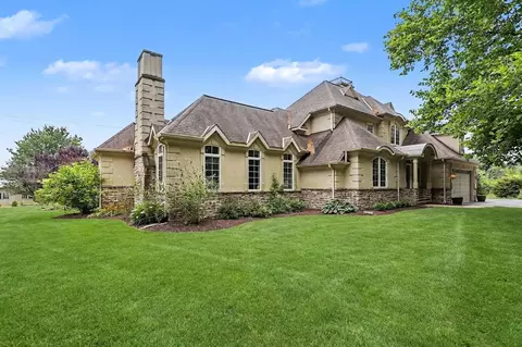 4097 Wren Rd, Thomasville, PA 17364