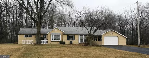 67 Carlisle Rd, Dillsburg, PA 17019