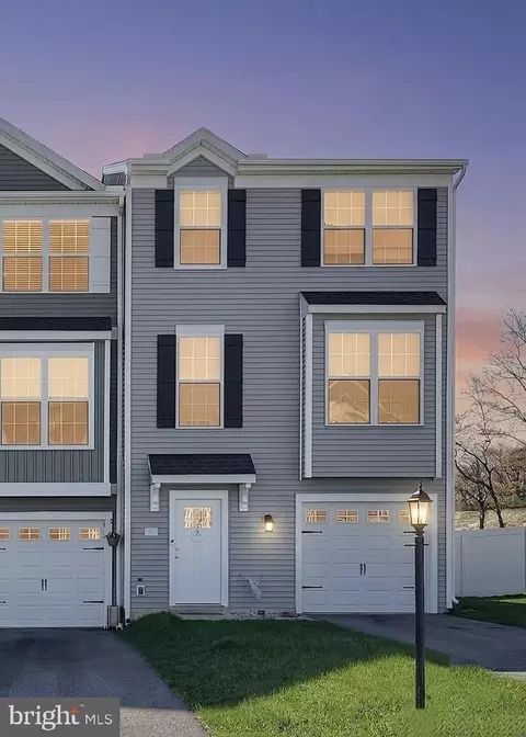 32 Coop Ln, Hanover, PA 17331