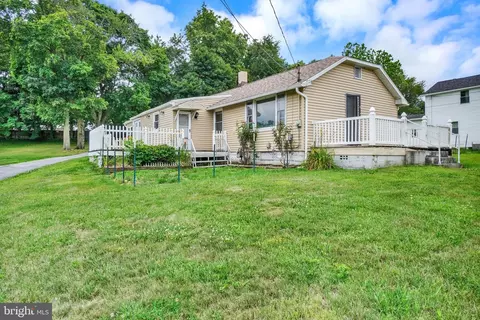 32 Woodland Ave, York, PA 17404