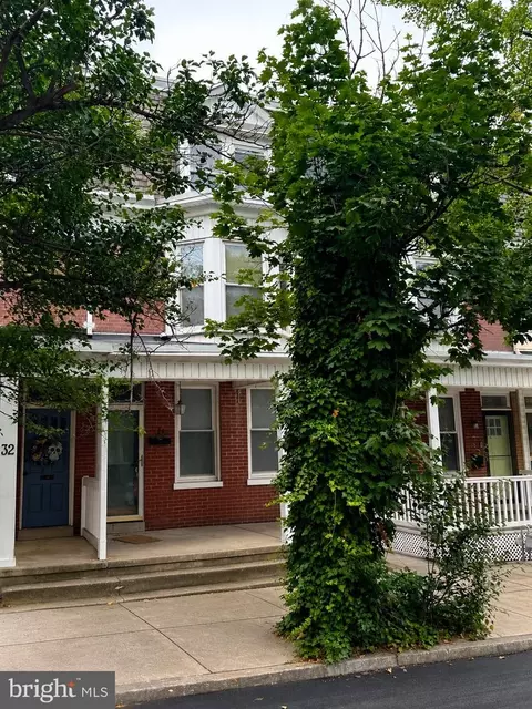 34 N Albemarle St, York, PA 17403