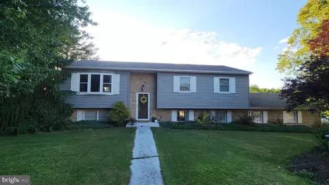 60 Redstone Dr, York Haven, PA 17370