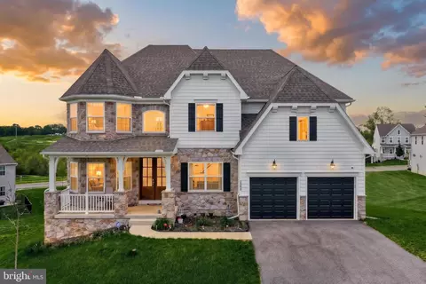 2805 Alperton Dr, York, PA 17402