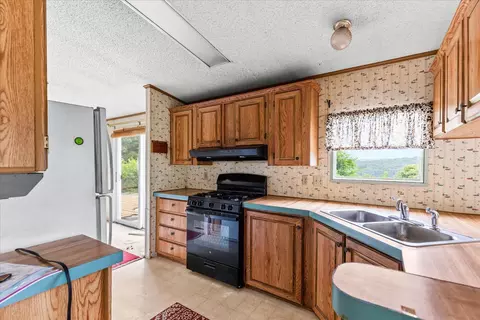Kitchen - 333 Newcomer Rd, Windsor, PA 17366 photo 5 of 6