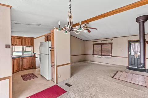 Living - 333 Newcomer Rd, Windsor, PA 17366 photo 10 of 13