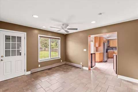 Living - 333 Newcomer Rd, Windsor, PA 17366 photo 7 of 13