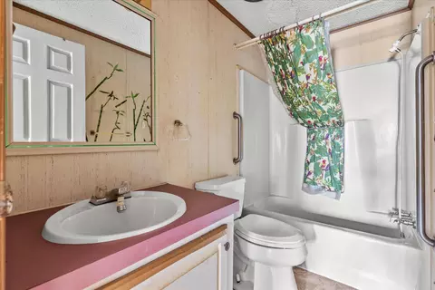 Bath - 333 Newcomer Rd, Windsor, PA 17366 photo 6 of 6