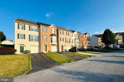 7115 S Sentinel Ln, York, PA 17403