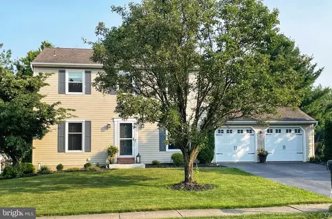 432 White Rose Ln, York, PA 17402