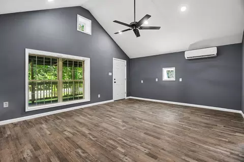 1041 Rohlers Church Rd, Dover, PA 17315