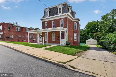 300 E Main St, Dallastown, PA 17313