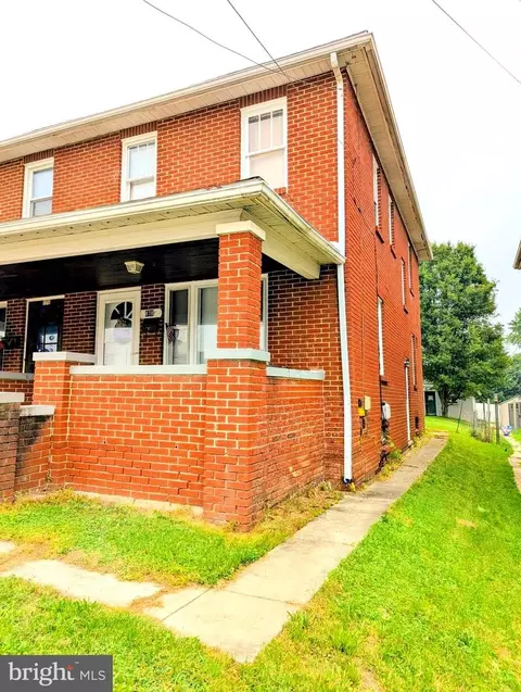 878 12 York St, Hanover, PA 17331