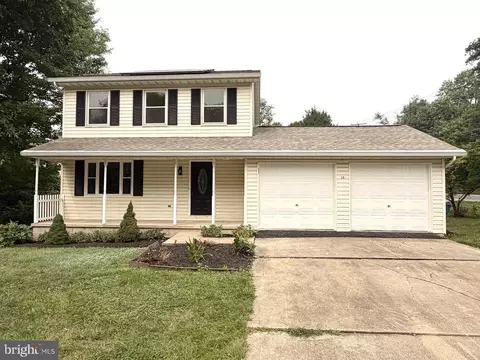 15 Hazel Dr, Manchester, PA 17345