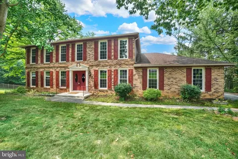 3706 Silverwood Dr, York, PA 17402