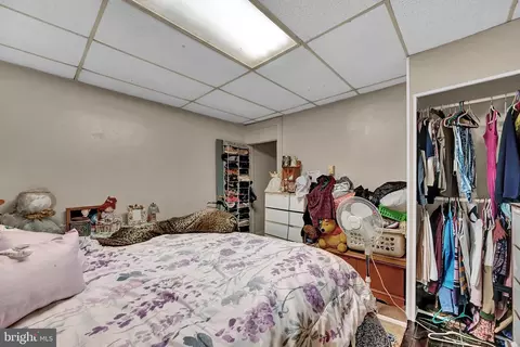 Bedroom - 131 E 133 E Chestnut St, Hanover, PA 17331 photo 5 of 9