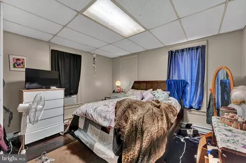 Bedroom - 131 E 133 E Chestnut St, Hanover, PA 17331 photo 3 of 9