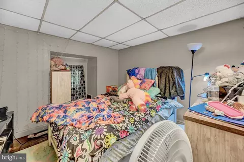 Bedroom - 131 E 133 E Chestnut St, Hanover, PA 17331 photo 1 of 9