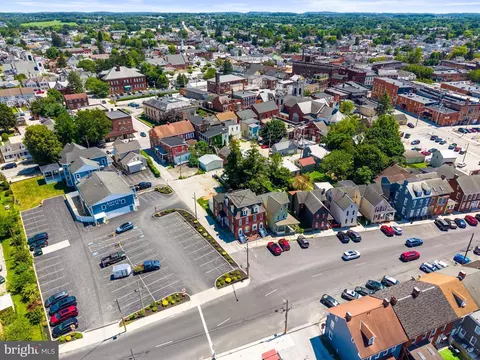 View/Area - 131 E 133 E Chestnut St, Hanover, PA 17331 photo 3 of 3