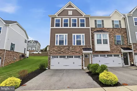 1054 Rosecroft Ln #24, York, PA 17403